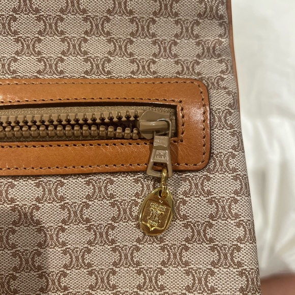 Celine Vtg macadam triomphe fold over clutch - Picture 10 of 16